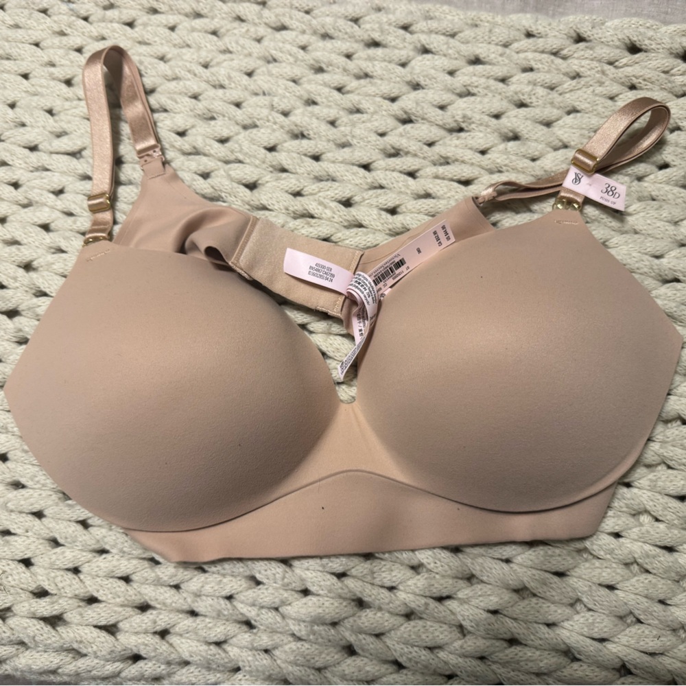Victoria's Secret Smooth Wireless Plunge Push-up Bra 38D